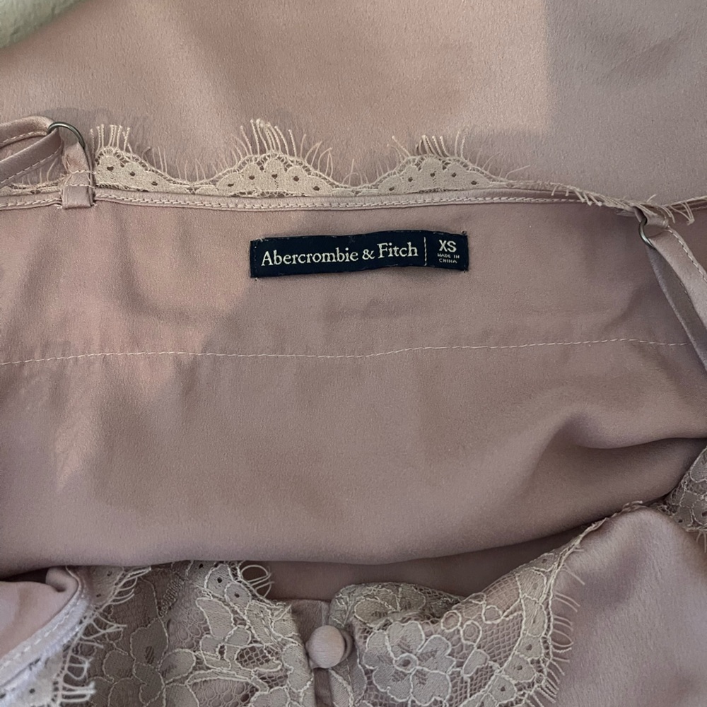 A&F Pink Lace Tank - Picture 3 of 3